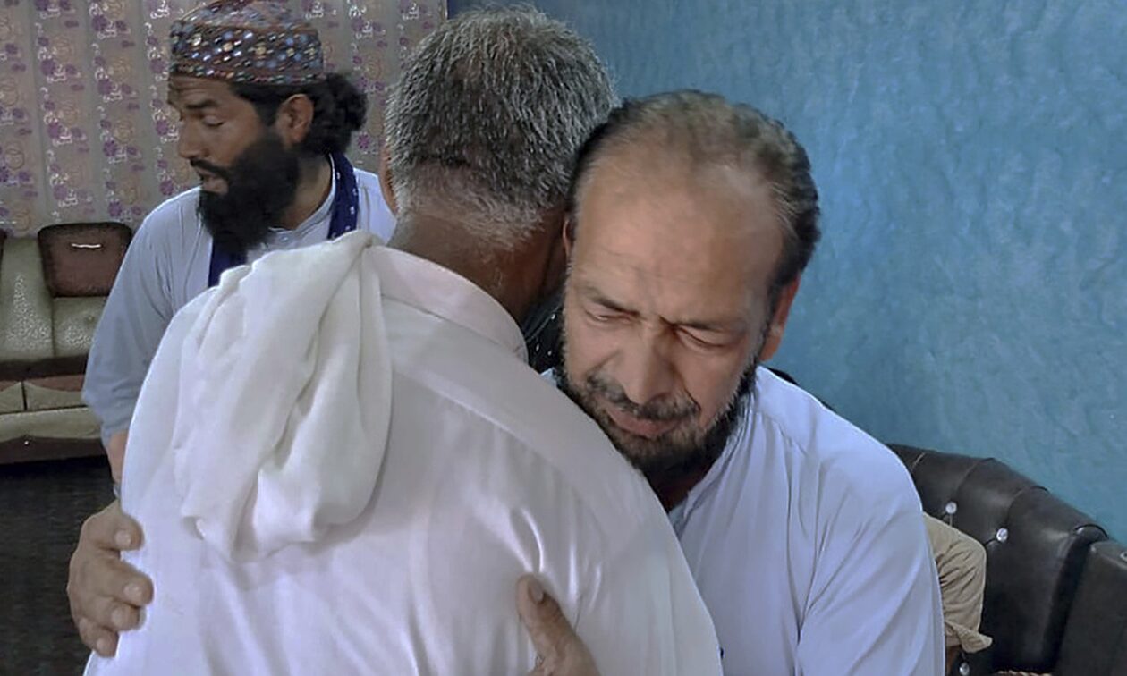 Ναυάγιο στην Πύλο: Η πακιστανική πόλη Χουϊράτα που βυθίστηκε στο πένθος - «Ο γιος μου υπέφερε...»