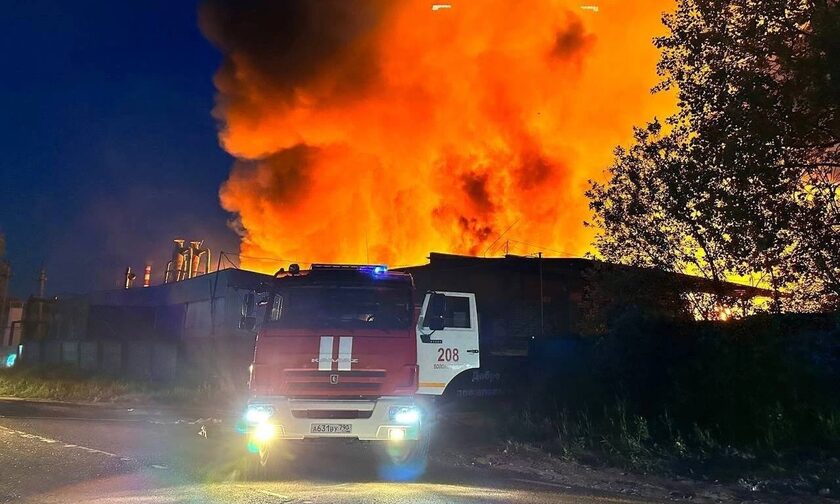 Ρωσία: Μεγάλη πυρκαγιά σε εργοστάσιο κατασκευής ξύλινων παλετών (video)