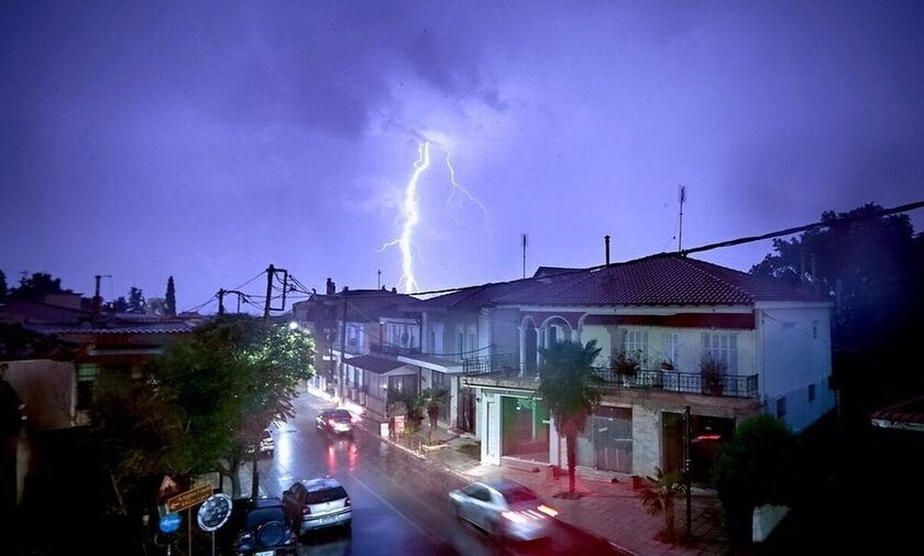 Καιρός - Προειδοποίηση Μαρουσάκη: «Έρχονται καταιγίδες έπειτα από το κύμα ζέστης»