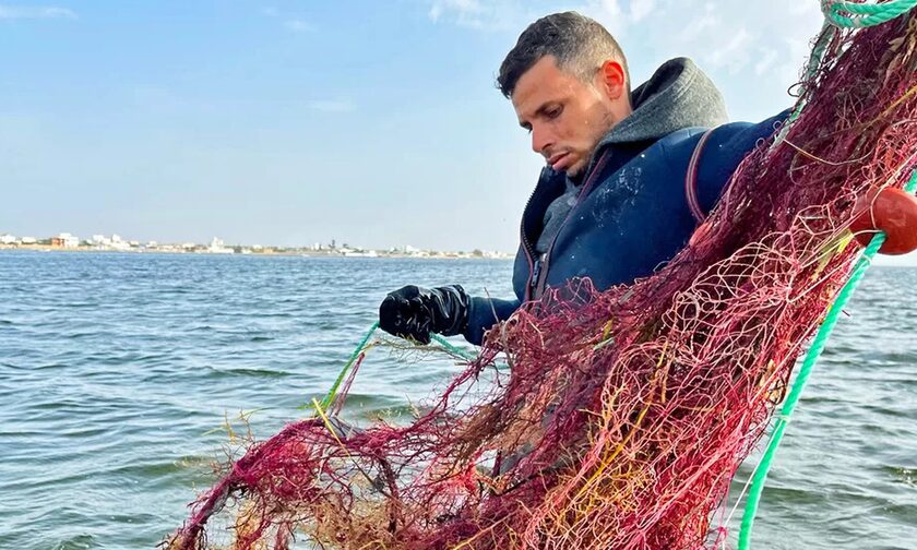 Τυνησία: Συγκλονίζουν οι περιγραφές ψαρά - «Βρήκα στα δίχτυα μου το πτώμα ενός μωρού»