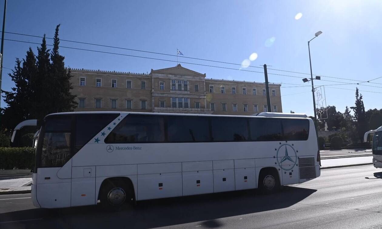 Τέλος στην άναρχη στάθμευση τουριστικών λεωφορείων στο κέντρο της Αθήνας