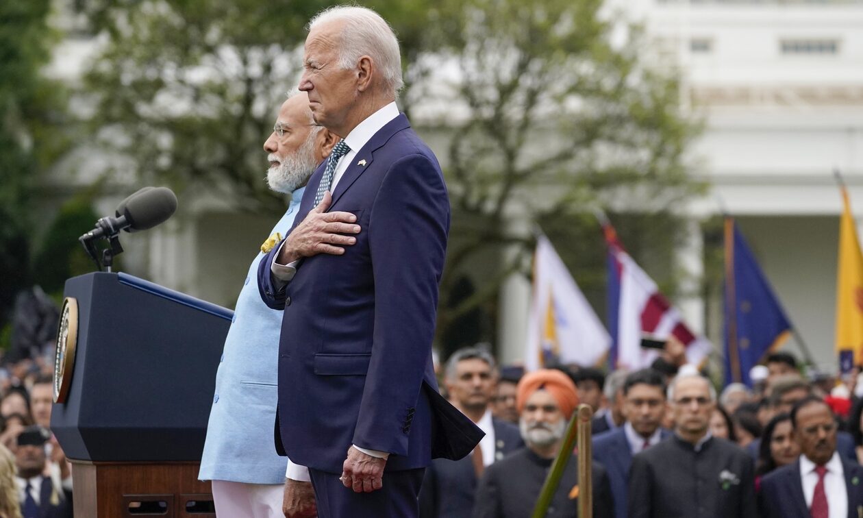 ΗΠΑ: Νέα γκάφα του Μπάιντεν - Μπέρδεψε τον εθνικό ύμνο των ΗΠΑ με της Ινδίας