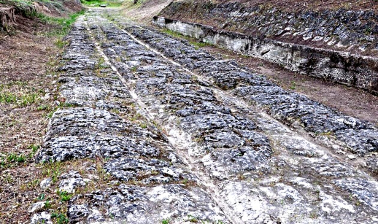 Αρχαίος δρόμος στον Ισθμό της Κορίνθου βγαίνει ξανά στην… επιφάνεια