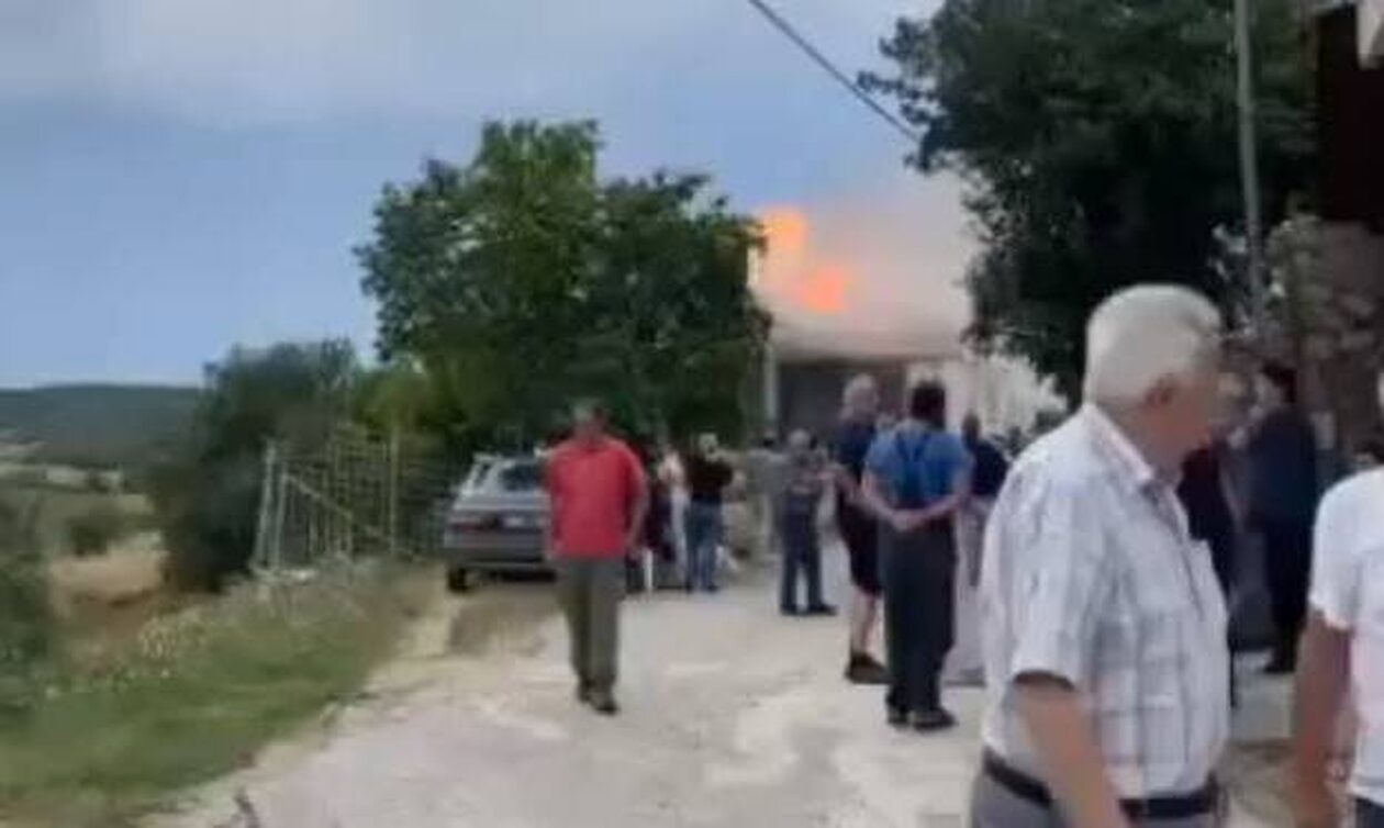 Σέρρες: Σπίτι κάηκε ολοσχερώς από «χτύπημα» κεραυνού στο Αηδονοχώρι