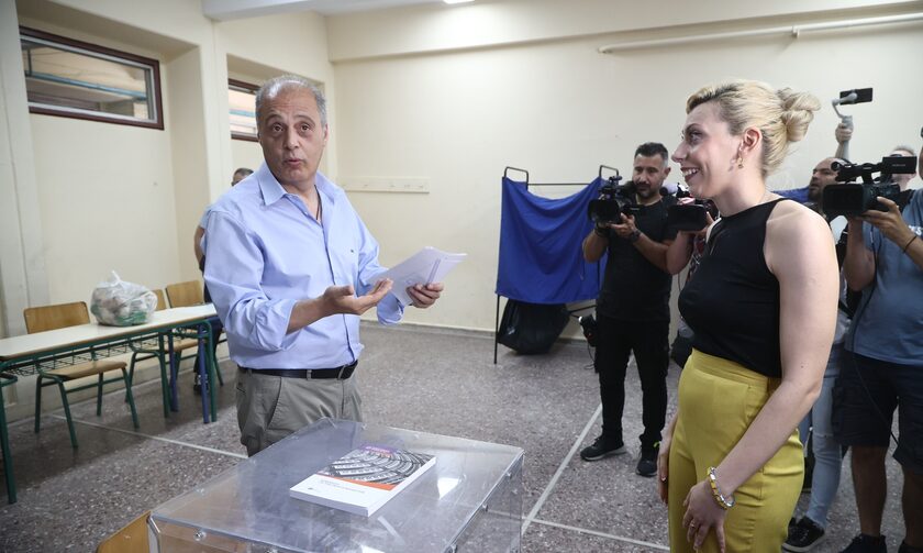 Εκλογές 2023 - Κυριάκος Βελόπουλος: Μπήκε σε λάθος εκλογικό τμήμα να ψηφίσει