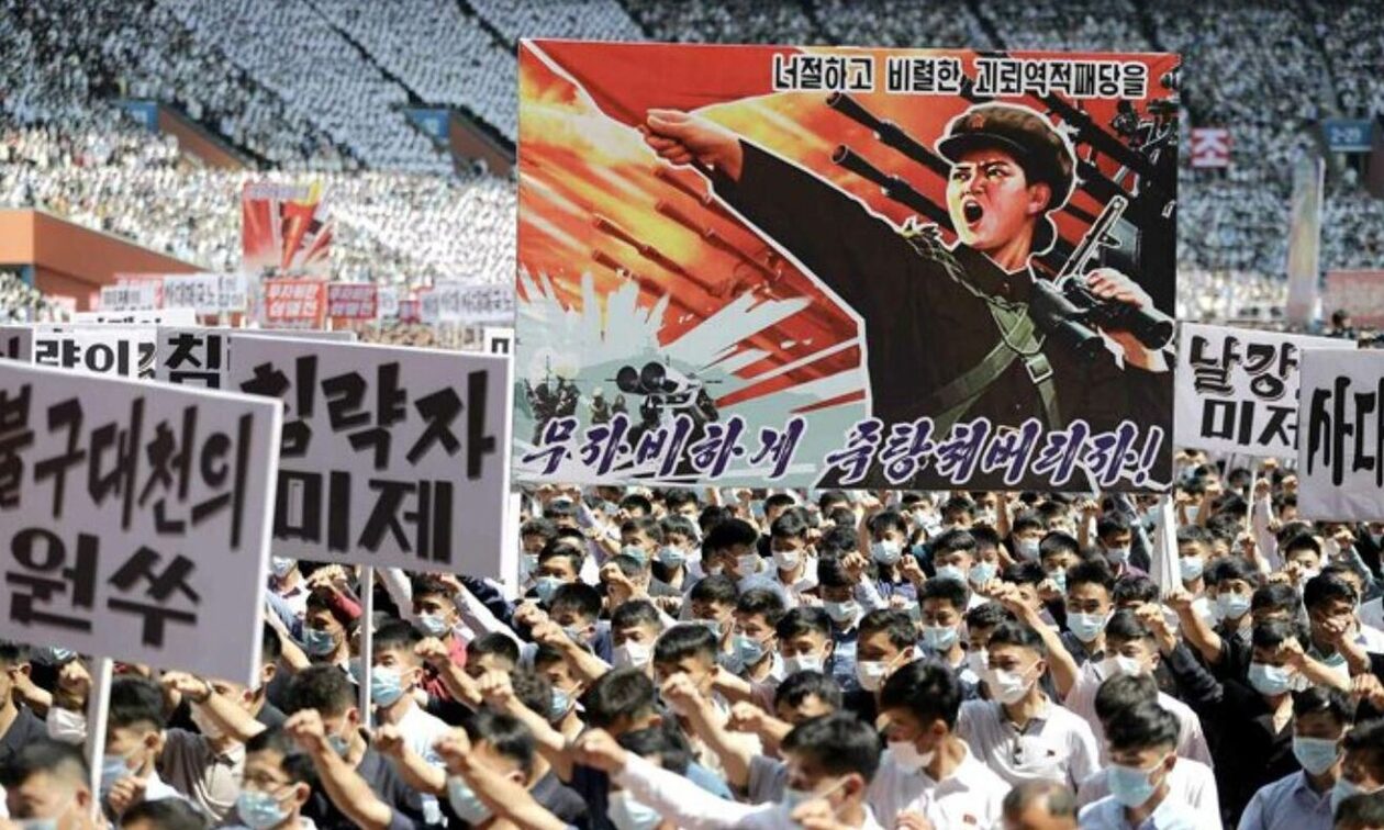 Β.Κορέα: Χιλιάδες πολίτες διαδήλωσαν ζητώντας απο τον Κιμ Γιονγκ Ουν «πόλεμο εκδίκησης» κατά των ΗΠΑ