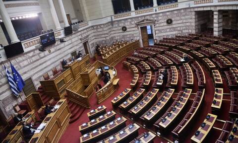 Κυβέρνηση μακράς πνοής, σχέδια αναδιάταξης στον ΣΥΡΙΖΑ, εκρηκτική βουλή