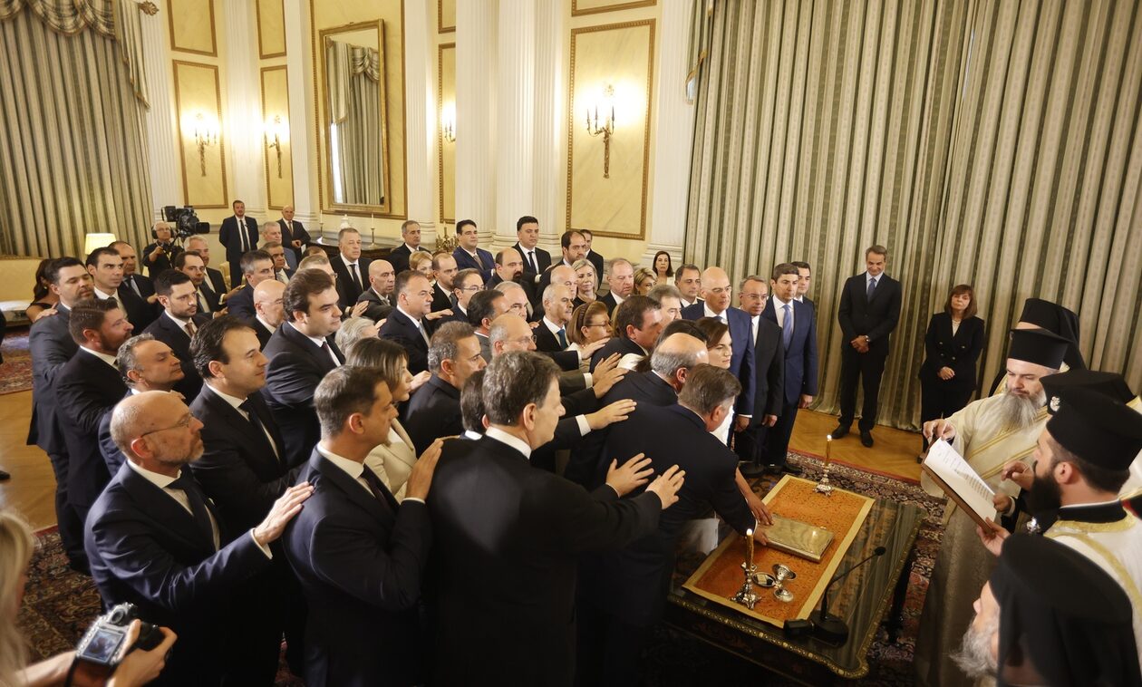 Ορκίστηκαν οι υπουργοί στο Προεδρικό Μέγαρο - Την Τετάρτη το πρώτο υπουργικό συμβούλιο