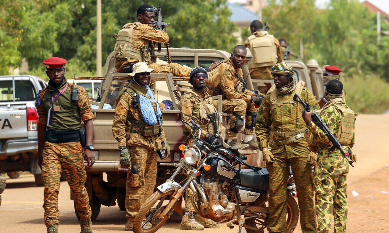 Μπουρκίνα Φάσο: 74 νεκροί σε μάχες μεταξύ στρατιωτικών και τζιχαντιστών