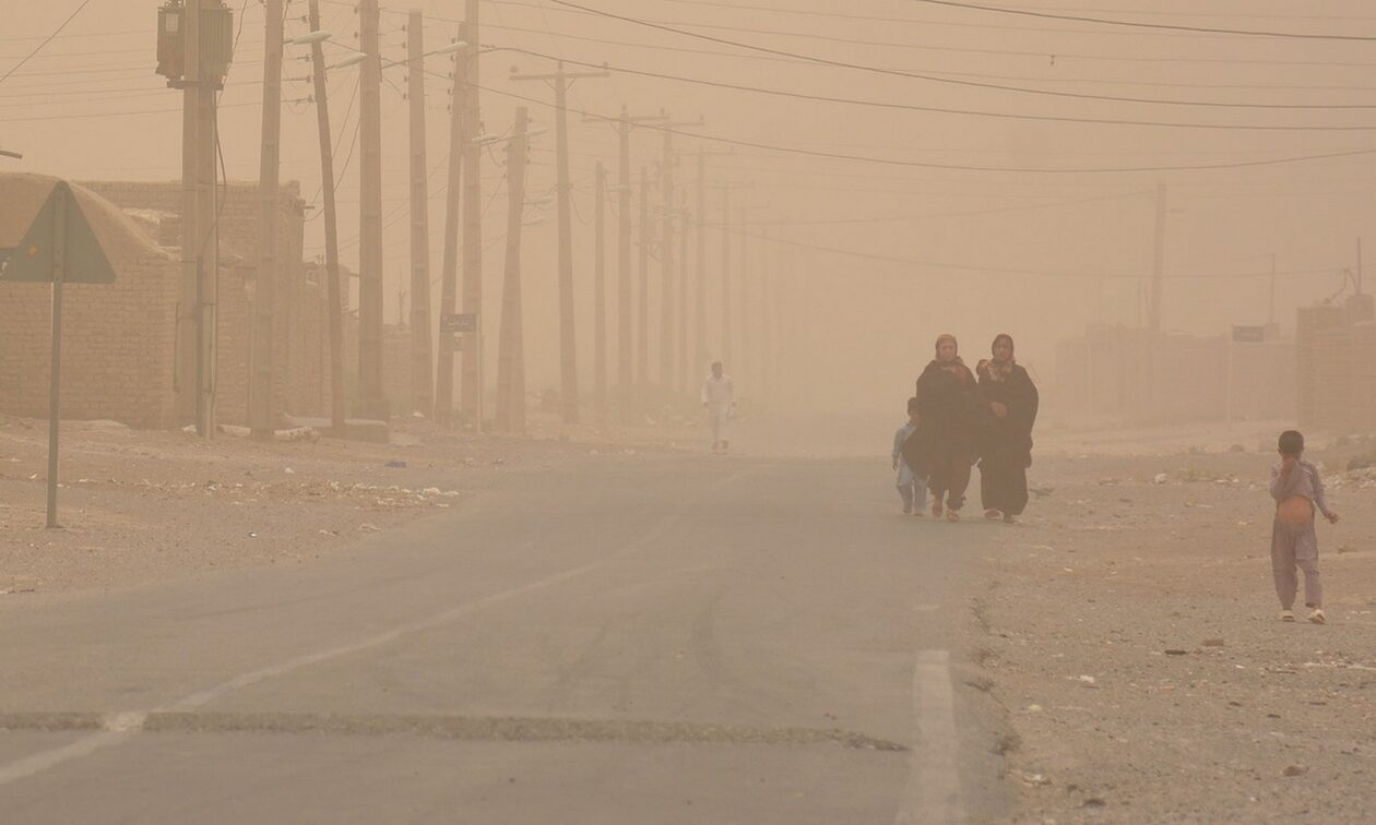 Καταιγίδες σκόνης πλήττουν το Ιράν - Πάνω από 1.000 άτομα στα νοσοκομεία με δύσπνοια