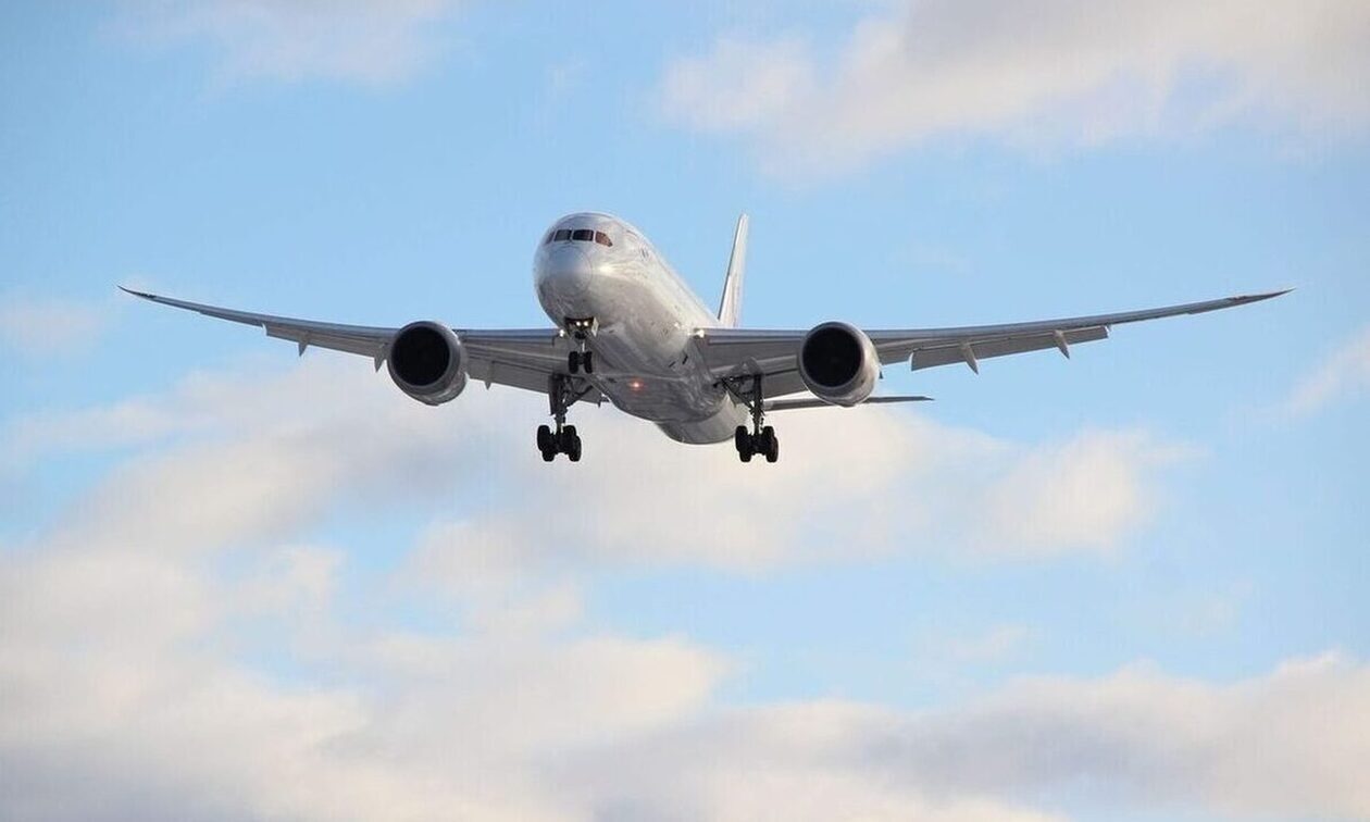 Αναγκαστική προσγείωση αεροπλάνου στην Κέρκυρα – Παρουσίασε βλάβη στον κινητήρα