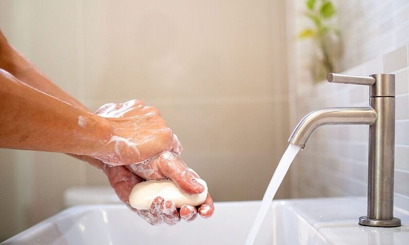 Συχνό πλύσιμο χεριών: Πώς θα τα προστατέψετε από την ξηροδερμία