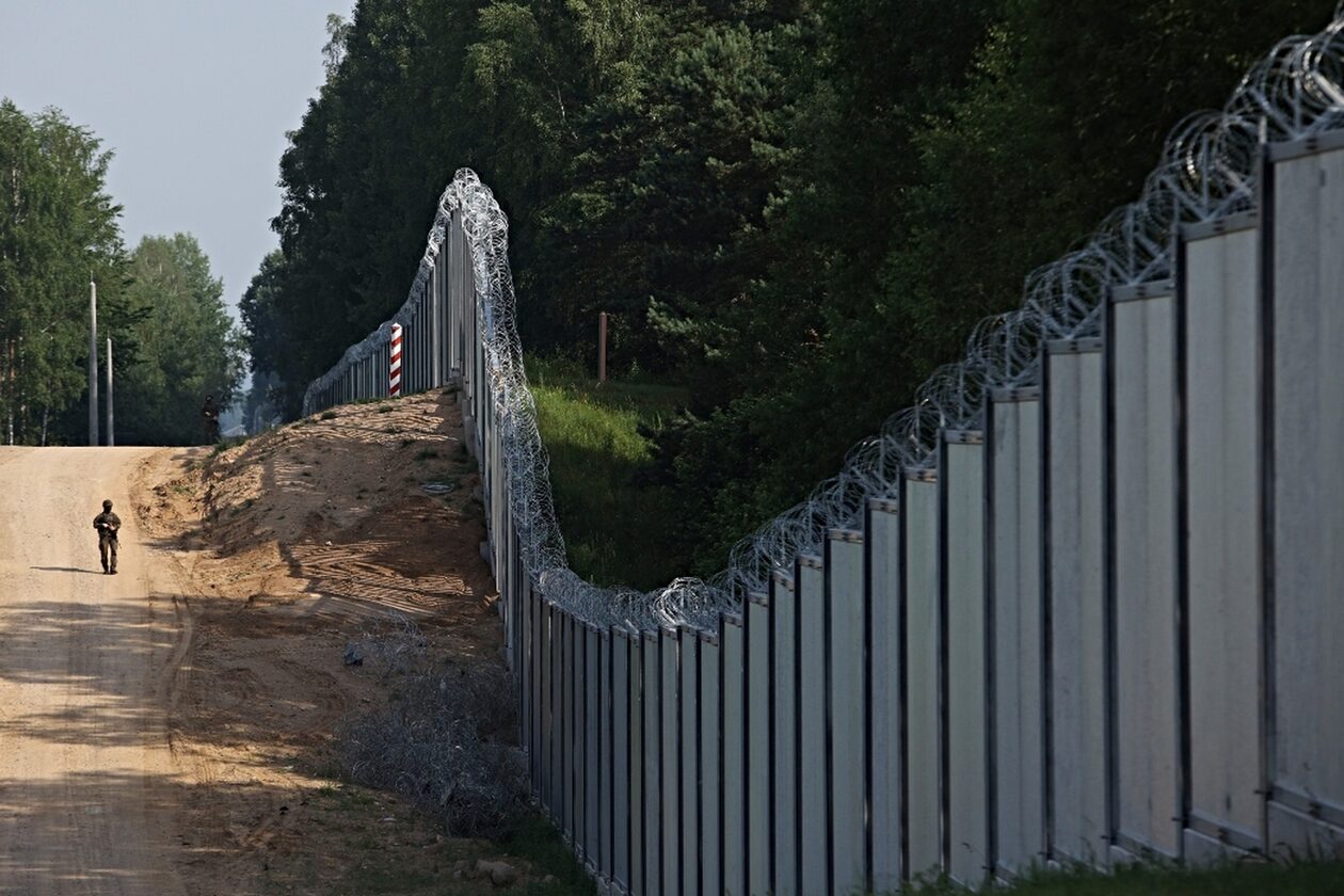 Η Πολωνία προχώρησε σε ενίσχυση των δυνάμεων ασφαλείας στα σύνορα με Λευκορωσία