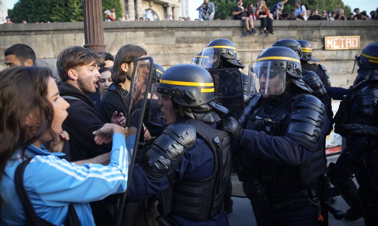Γαλλία: O θυμός «βράζει» στα προάστια - «Οι άνθρωποι δεν αντέχουν άλλο»