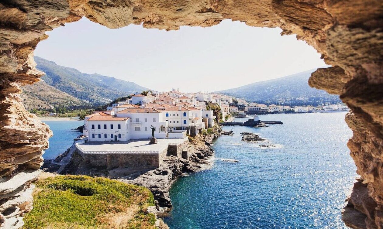 Η Άνδρος στα 10 καλύτερα «μυστικά» νησιά της Μεσογείου