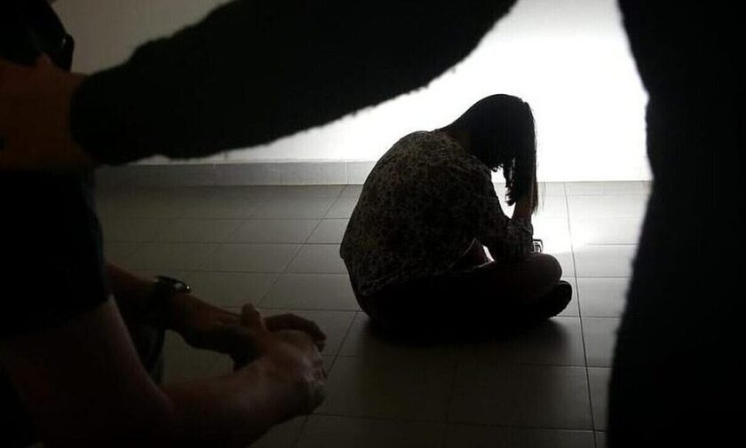 Βιασμός 12χρονης στα Σεπόλια: Σε δίκη και οι 26 κατηγορούμενοι εισηγείται ο εισαγγελέας