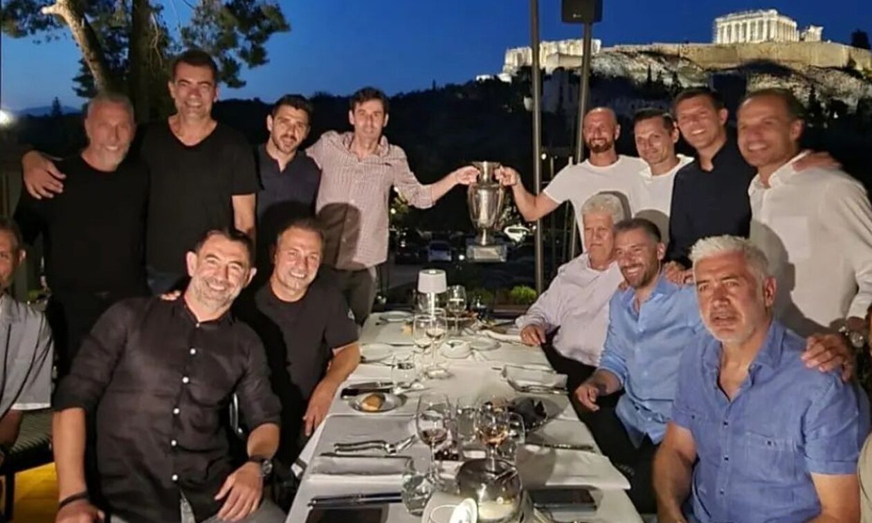 Euro 2004: Οι legends της Εθνικής Ελλάδας έκαναν reunion με θέα την Ακρόπολη