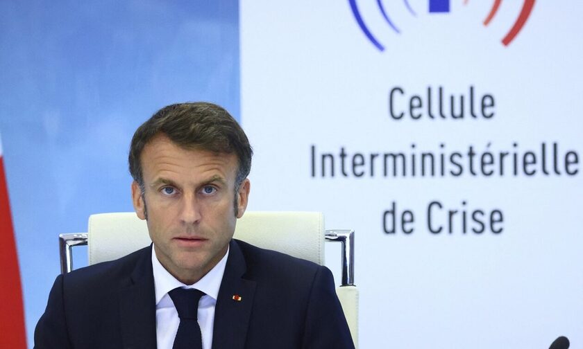 Γαλλία: Ο Μακρόν έτοιμος να «κόψει» τα κοινωνικά δίκτυα, εξαιτίας των ταραχών