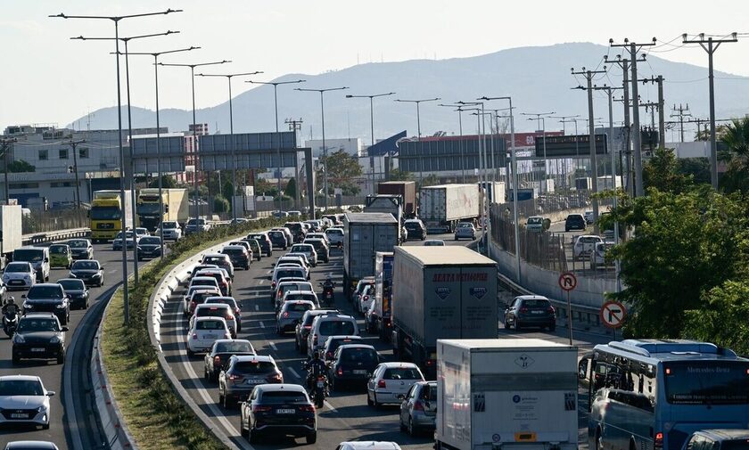 Κίνηση τώρα: «Φρακαρισμένος» λόγω τροχαίου ο Κηφισός - Μποτιλιάρισμα σε πολλούς δρόμους της Αττικής