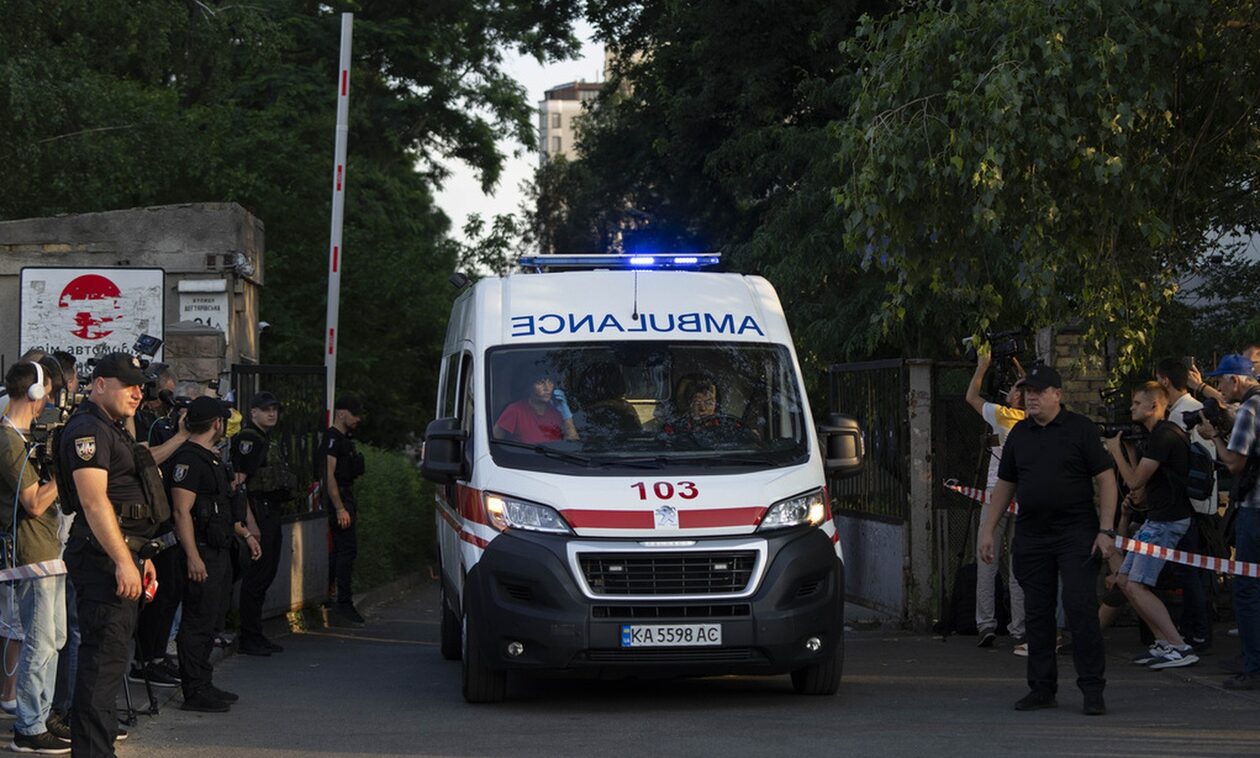 Ουκρανία: Ένας νεκρός και δύο αστυνομικοί τραυματίες από επίθεση αυτοκτονίας σε δικαστήριο στο Κίεβο