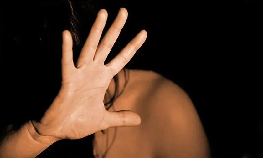 Νέο περιστατικό ενδοοικογενειακής βίας στην Κρήτη: Της πέταξε αντικείμενο στο πρόσωπο και συνελήφθη