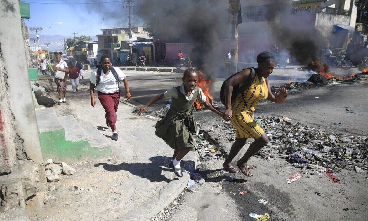 Η Αϊτή βυθίζεται στο χάος από τις συμμορίες - Ενδεχόμενο ανάπτυξης πολυεθνικής στρατιωτικής δύναμης