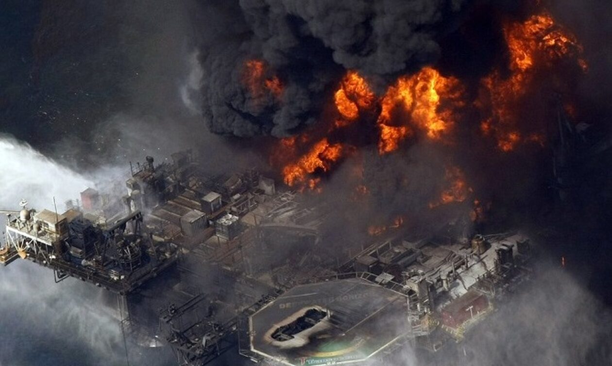 Έκρηξη και πυρκαγιά σε εξέδρα άντλησης πετρελαίου στο Μεξικό: Δύο νεκροί και ένας αγνοούμενος