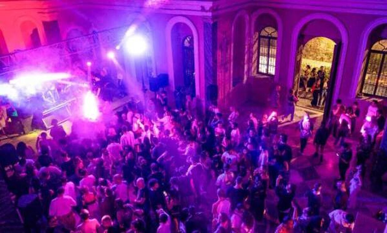 Τουρκία: Πάρτι-πρόκληση στη Σμύρνη - Διασκέδαζαν με ηλεκτρονική μουσική μέσα σε Ορθόδοξη εκκλησία