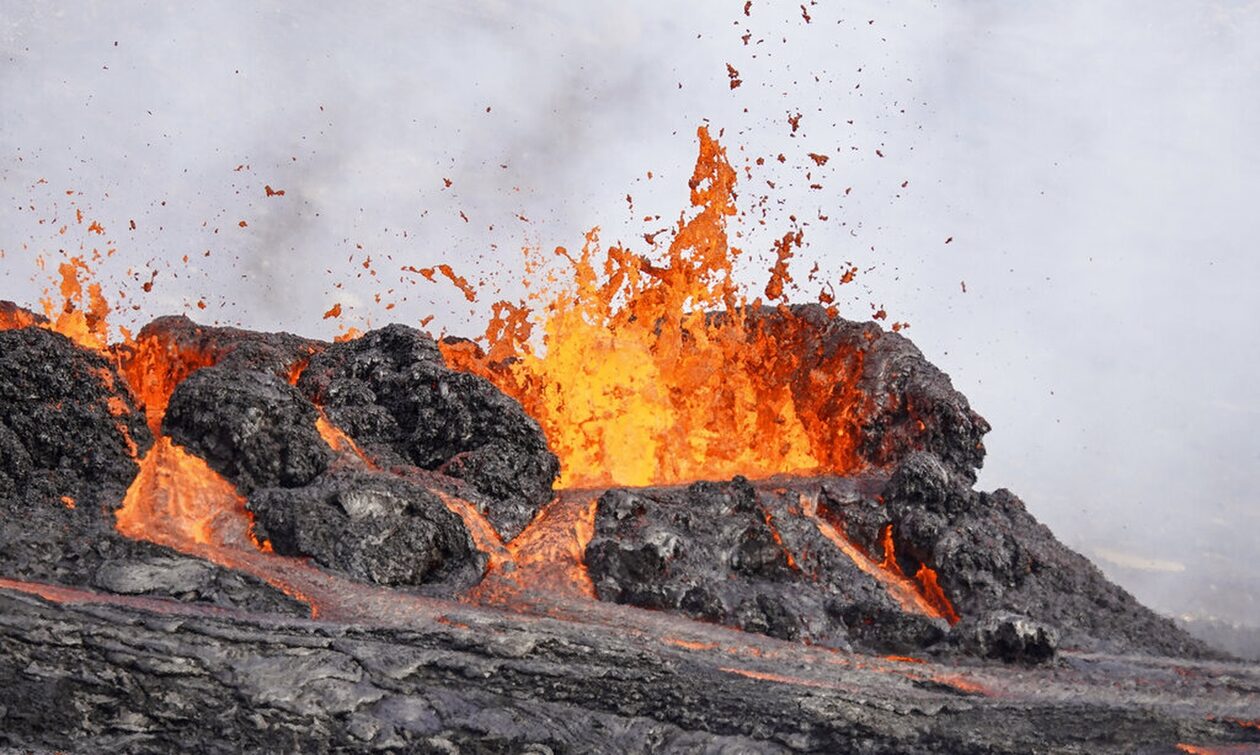 Ισλανδία: Νέα ηφαιστειακή έκρηξη στη χώρα, κοντά στο Ρέικιαβικ