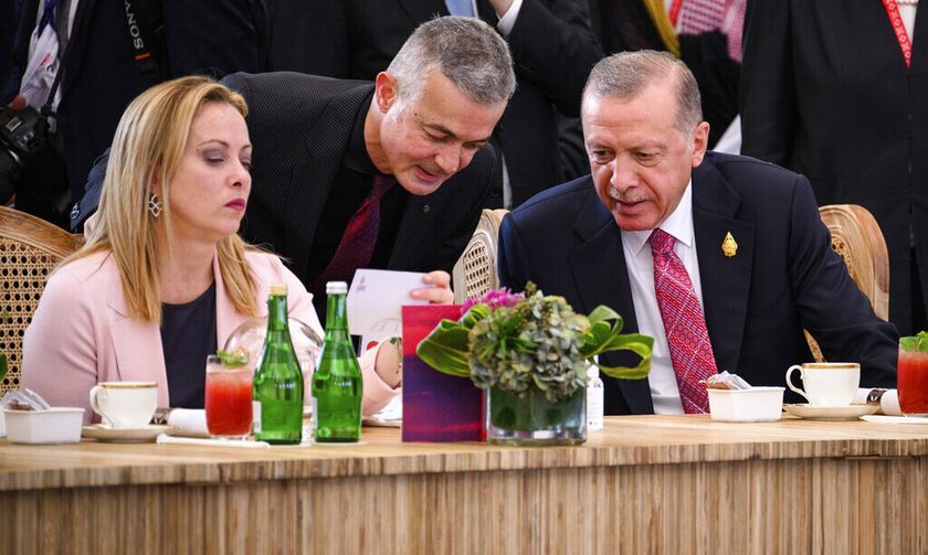 Συνάντηση Μελόνι - Ερντογάν στο περιθώριο της Συνόδου του ΝΑΤΟ