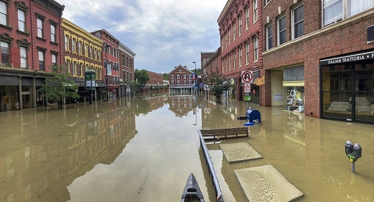 Πρωτοφανείς πλημμύρες πλήττουν τις βορειοανατολικές ΗΠΑ - Φράγμα κινδυνεύει να καταρρεύσει
