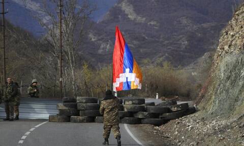Πίεσεις από τους αυτονομιστές του Ναγκόρνο Καραμπάχ να ανοίξει τον διάδρομο προς την Αρμενία