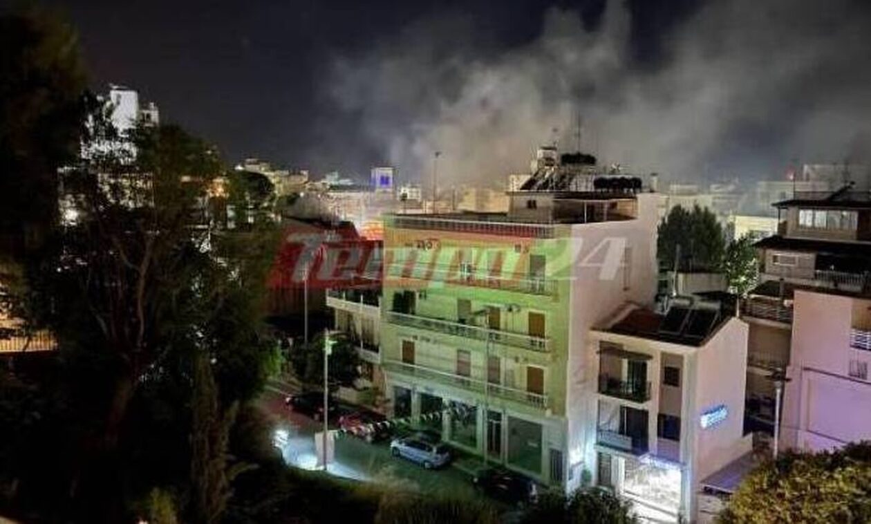 Πανικός στην Πάτρα: Στέγη εστιατορίου άρπαξε φωτιά - Μεγάλη κινητοποίηση της Πυροσβεστικής