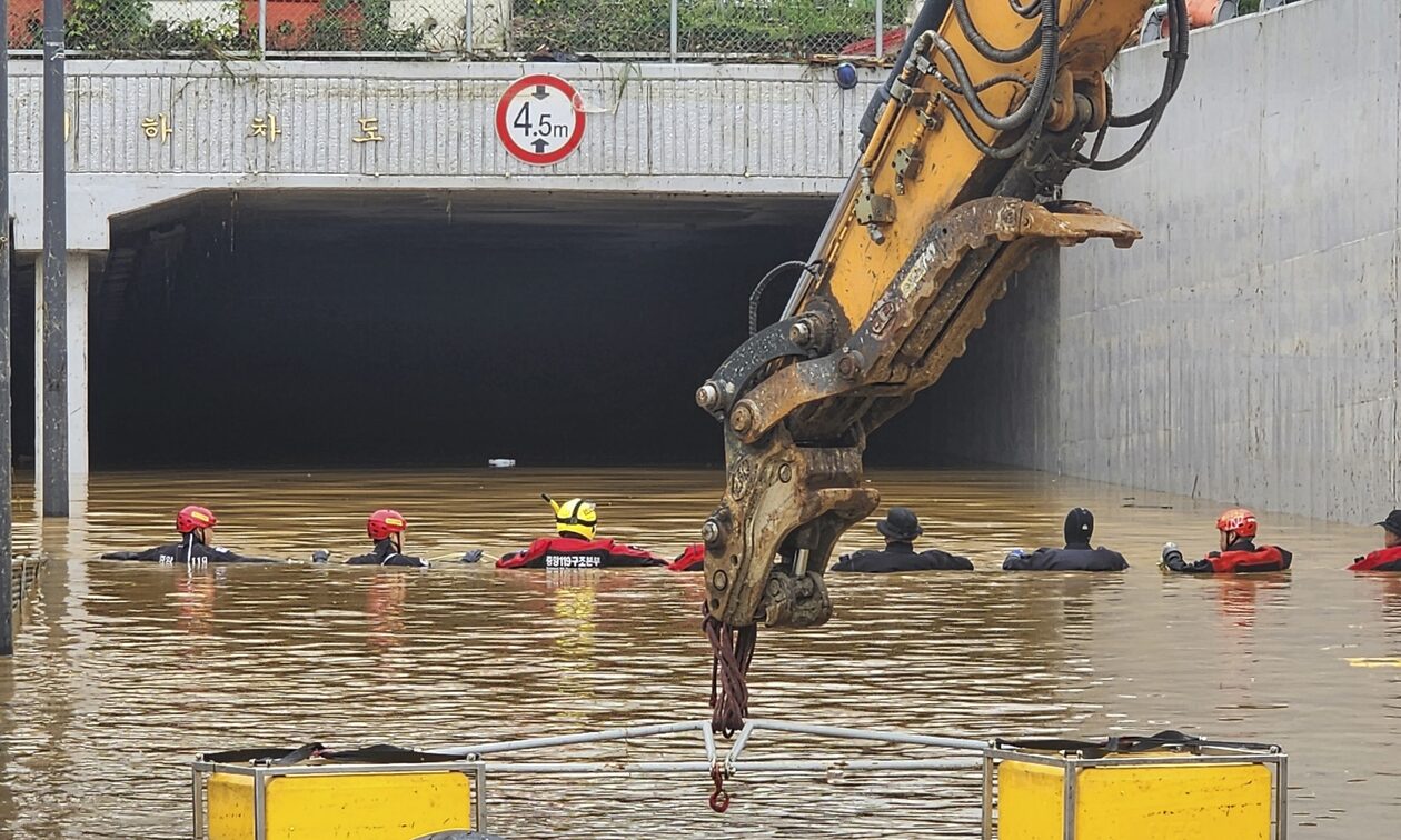 Τους 35 έφτασαν οι νεκροί από τις πλημμύρες στη Νότια Κορέα