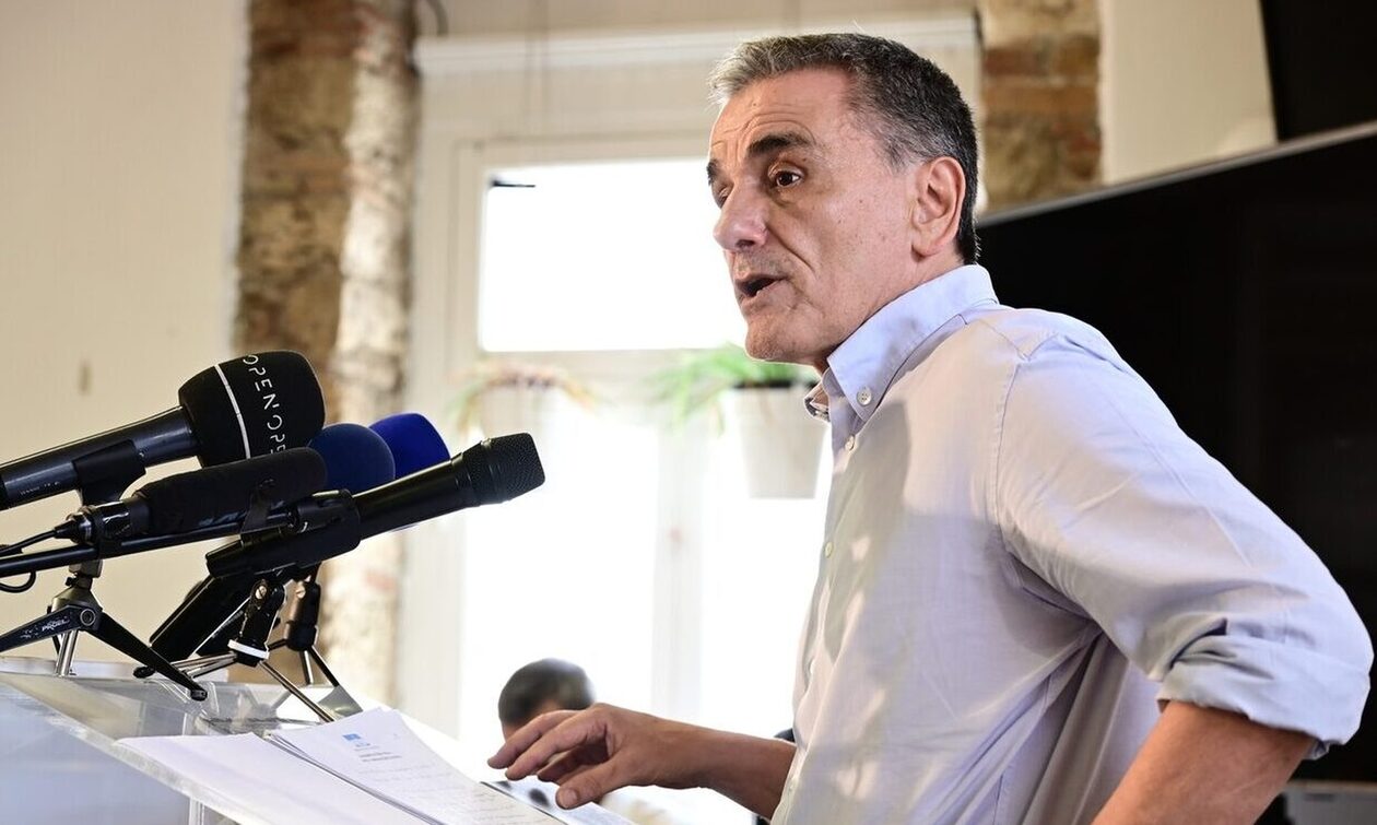 Τσακαλώτος: Χρειάζεται ένα «σοκ ηγεσίας» στη διαδοχή του ΣΥΡΙΖΑ
