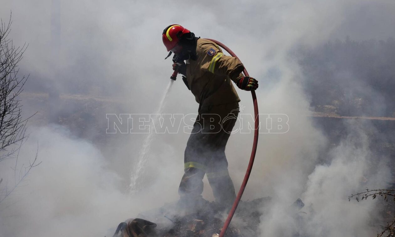 Μεγάλη πυρκαγιά τώρα στον Κουβαρά - Σε εξέλιξη πυροσβεστική επιχείρηση (vid & εικόνες)