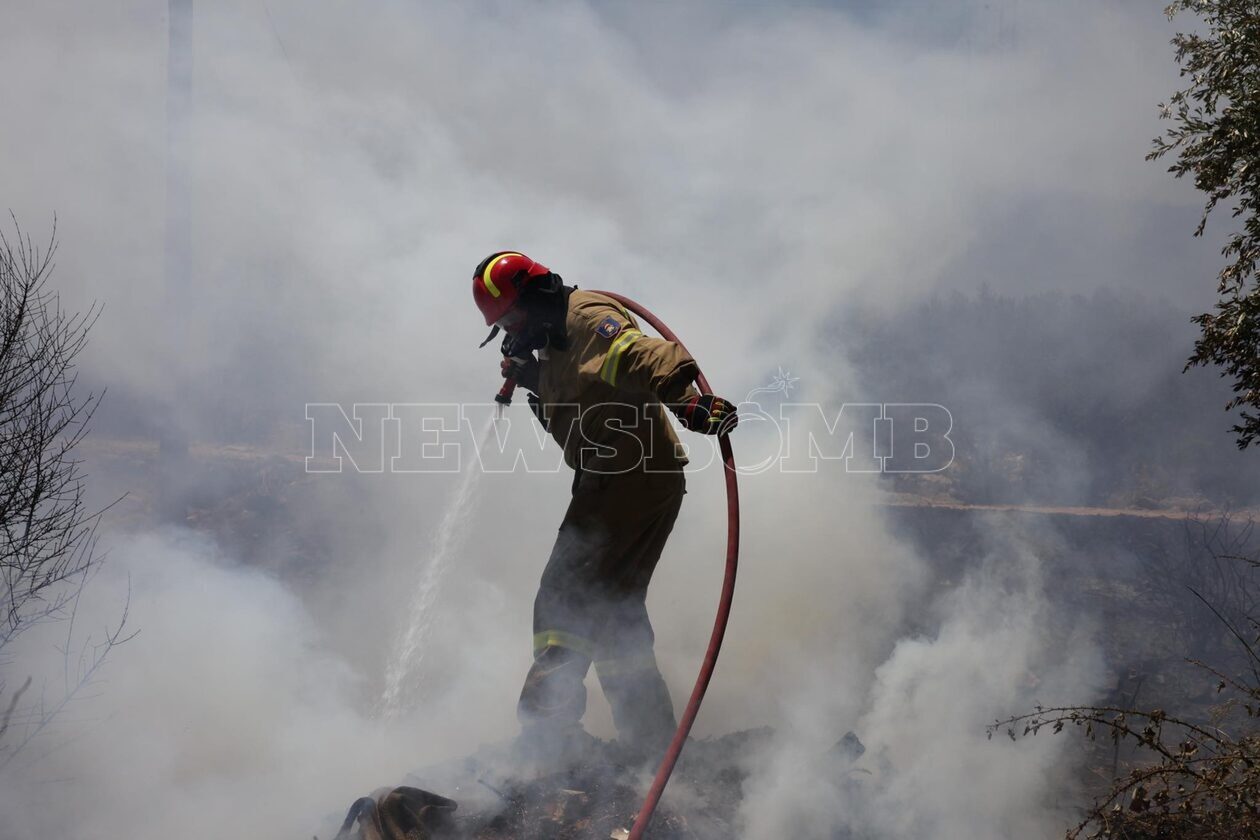 Φωτιά στον Νέο Κουβαρά - Εντολή για εκκένωση στο Λαγονήσι