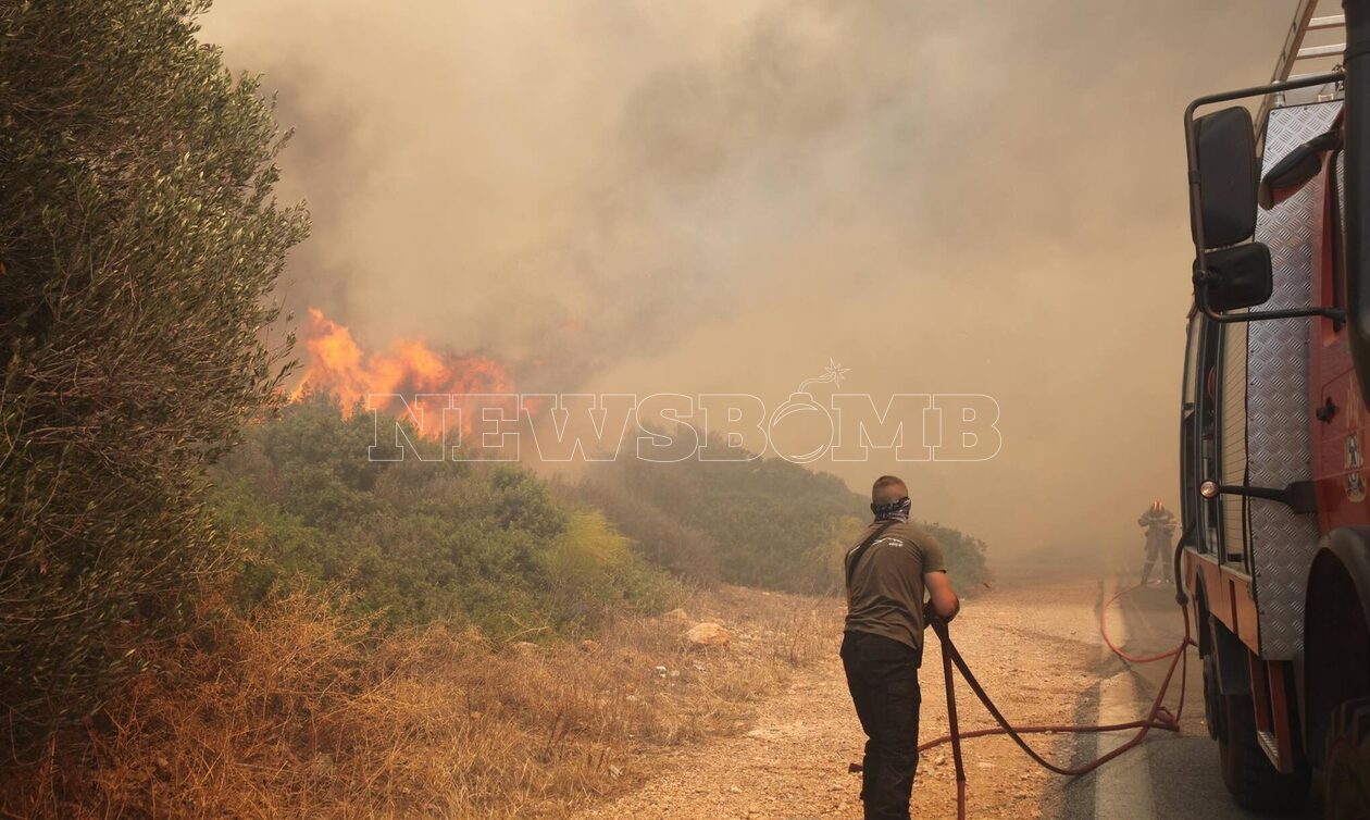 Γρηγόρης Γκουντάρας για φωτιά στον Κουβαρά: «Στείλτε δυνάμεις, κινδυνεύουν άνθρωποι»