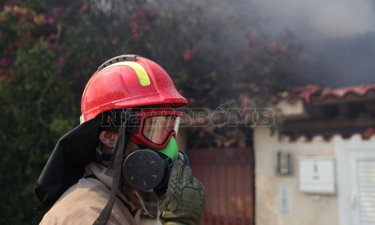 Φωτιά στον Κουβαρά: Νέο μήνυμα του 112 για εκκένωση προς Αθήνα, όχι προς Παλαιά Φώκαια