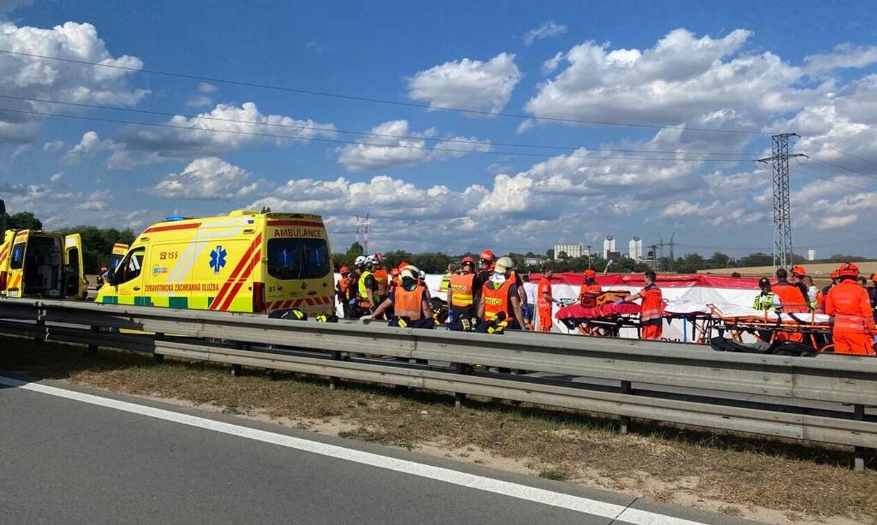 Τσεχία: Σύγκρουση λεωφορείων - Ένας νεκρός και 50 τραυματίες