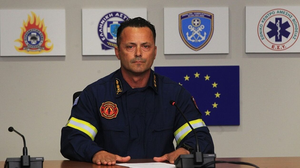 Έκτακτη ενημέρωση για τις πυρκαγιές από τον εκπρόσωπο της Πυροσβεστικής