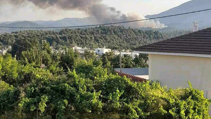 Δραματική η κατάσταση στη Ρόδο: Εκκενώνονται τρεις οικισμοί λόγω της πυρκαγιάς
