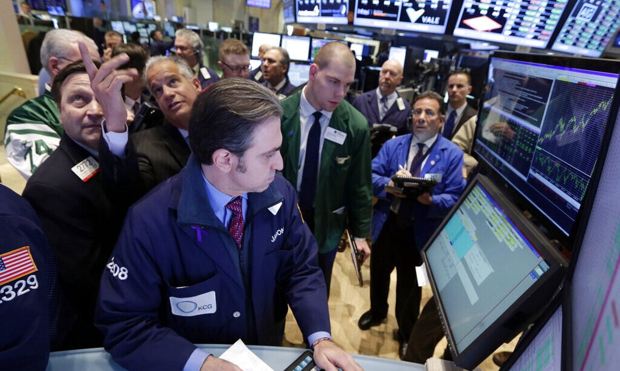 «Καλπάζουν» οι δείκτες στη Wall Street