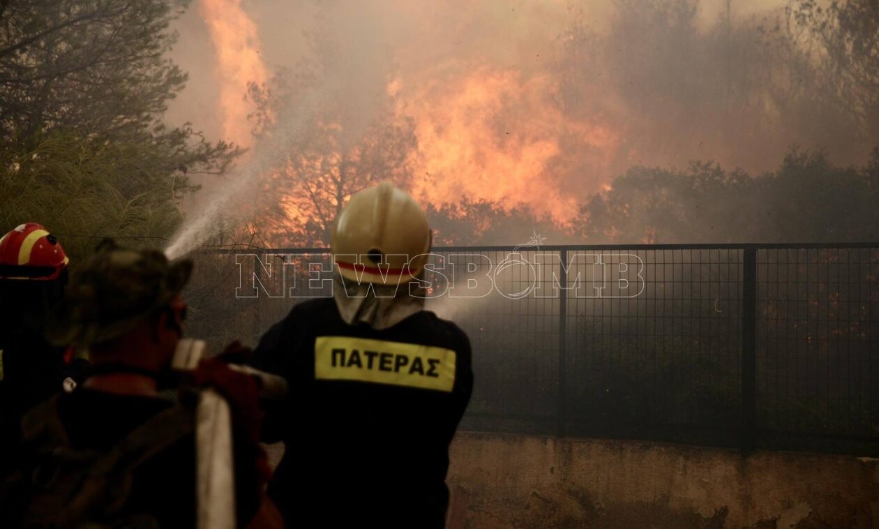 Φωτιές: Χωρίς τέλος η μάχη με τις φλόγες σε Μάνδρα και Ρόδο - Συναγερμός και αύριο για πυρκαγιές