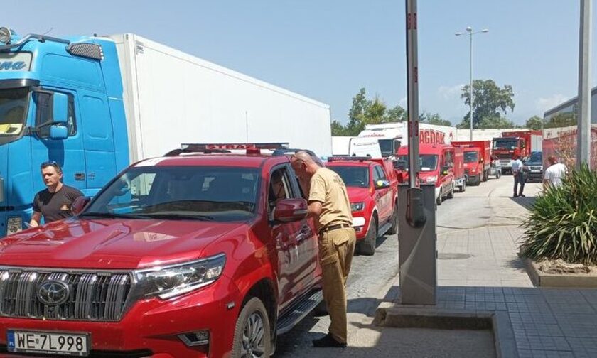 Έφτασαν στη χώρα μας Πολωνοί πυροσβέστες με 49 οχήματα