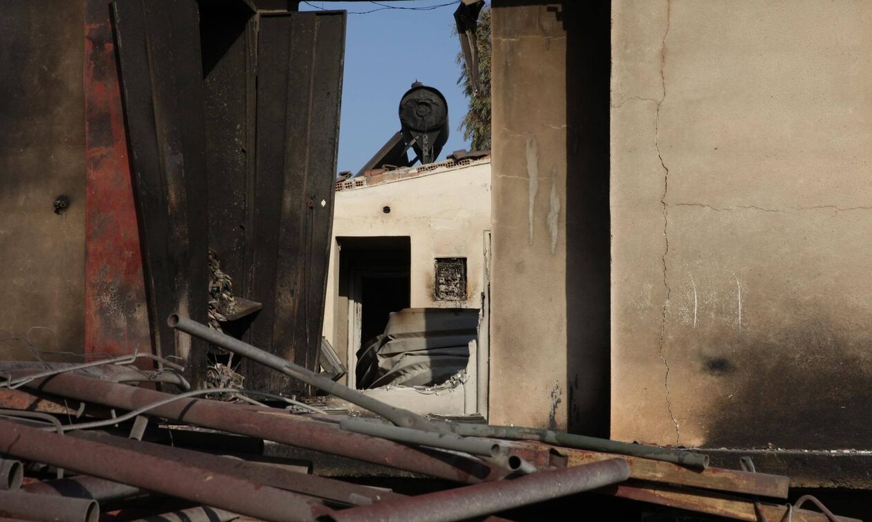 Φωτιές: Συγκλονιστικές μαρτυρίες ανθρώπων που είδαν τις περιουσίες τους να καίγονται – «Τι να κάνω;»