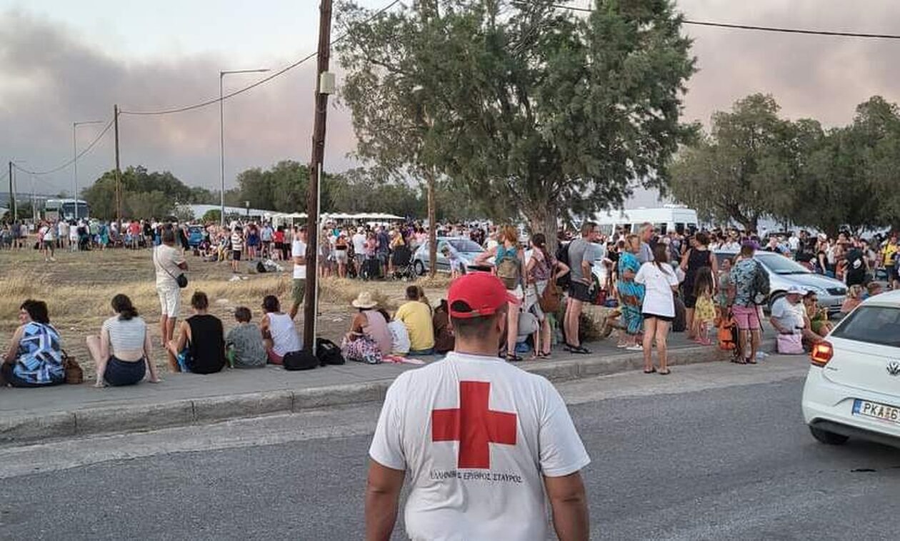 Φωτιά στη Ρόδο: Συγκινητική η ανταπόκριση των εθελοντών του Ελληνικού Ερυθρού Σταυρού