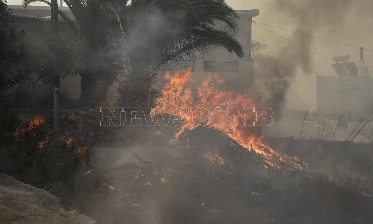 Φωτιά στη Ρόδο: Εντολή για εκκένωση στα χωριά Μαλώνας και Μάσσαρη