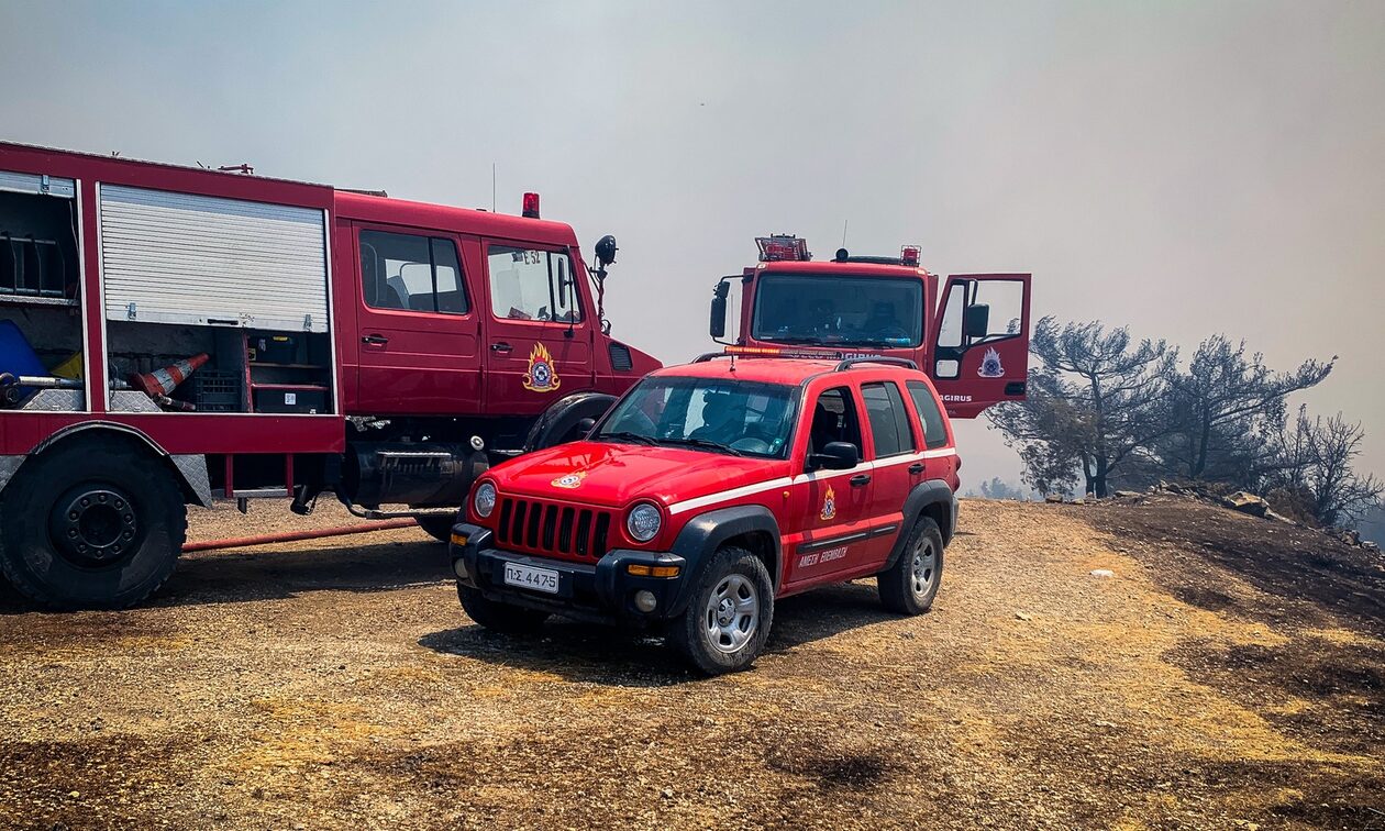 Φωτιά τώρα: Ακραίος κίνδυνος πυρκαγιάς την Τρίτη σε τέσσερις περιοχές