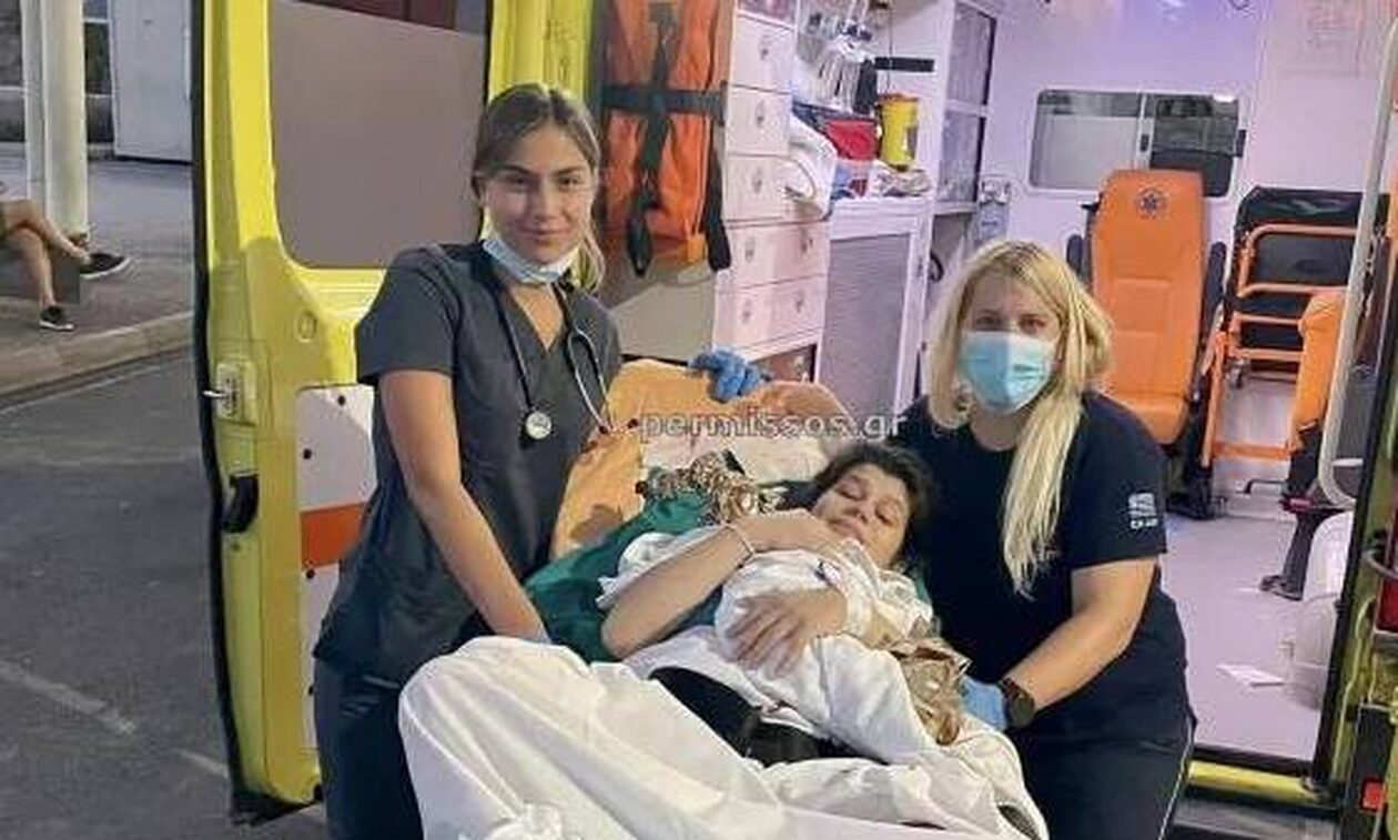 Εύβοια: 22χρονη γέννησε μέσα σε ασθενοφόρο πάνω στη γέφυρα της Χαλκίδας